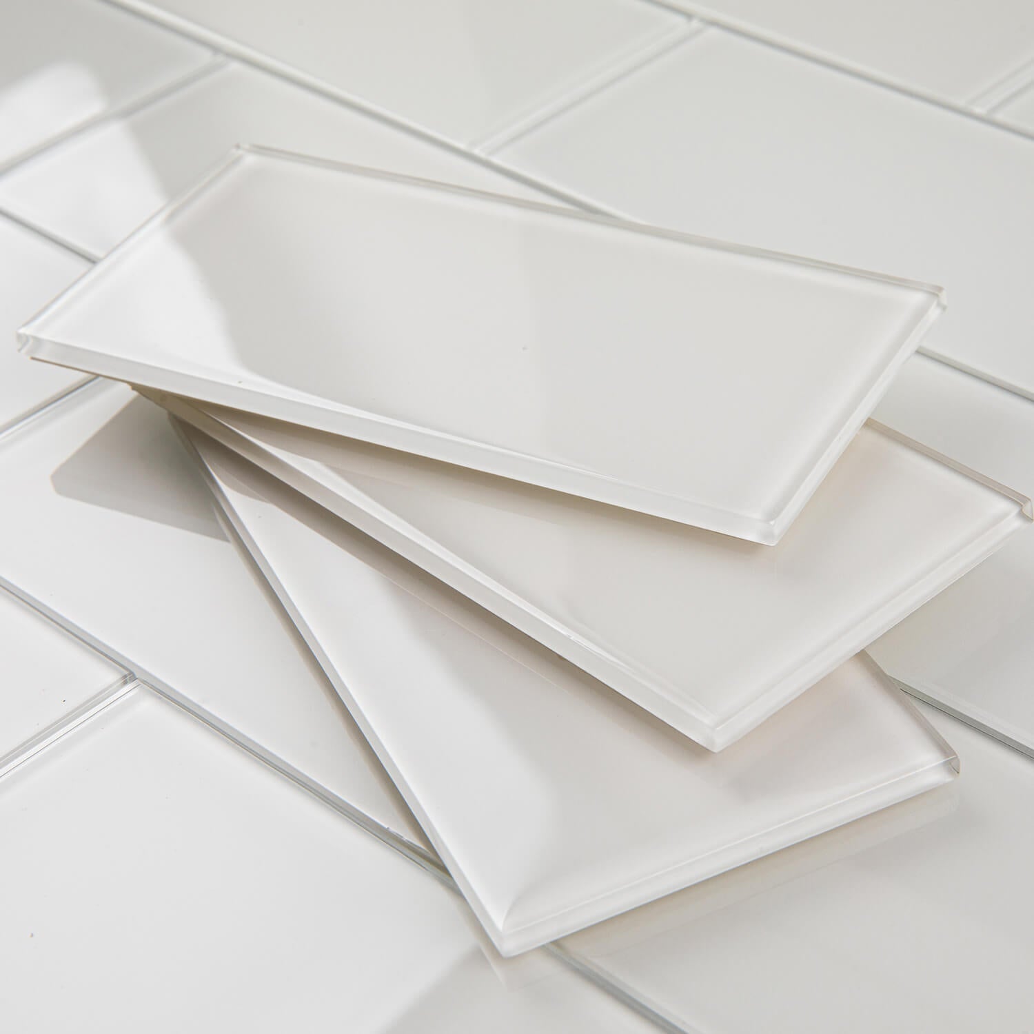 Peel and Stick Glass Subway Tile, 3 x 6 Inch, 5 Sq Ft, White Glass for Bathroom Kitchen Backsplash Wall, 40-Pack